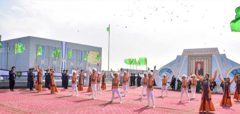 Lebapda edara binalary gurlup, ulanylmaga berildi