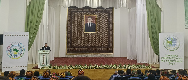 Çärjew etrap häkimliginde «Parahatçylyk we ynanyşmak ýyly: çagalaryň hatyrasyna halkara işiniň ösüşi» atly maslahat duşuşygy geçirildi.