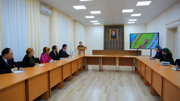 S.Seýdi adyndaky Türkmen döwlet mugallymçylyk institutynda «Pyragy hem Arkadag — ömrümize şamçyrag» atly ylmy döredijilik maslahaty geçirildi.