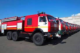 Ýangyn söndürijiler öňdäki orunlarda