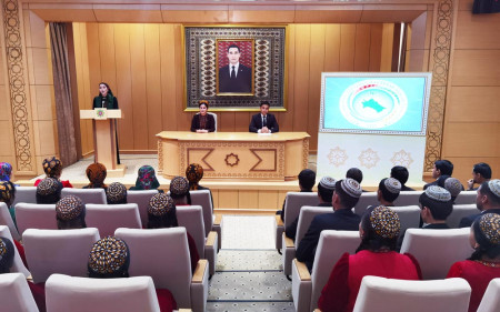 MAGTYMGULY PYRAGYNYŇ DÖREDIJILIGINE BAGYŞLANAN DUŞUŞYK GEÇIRILDI