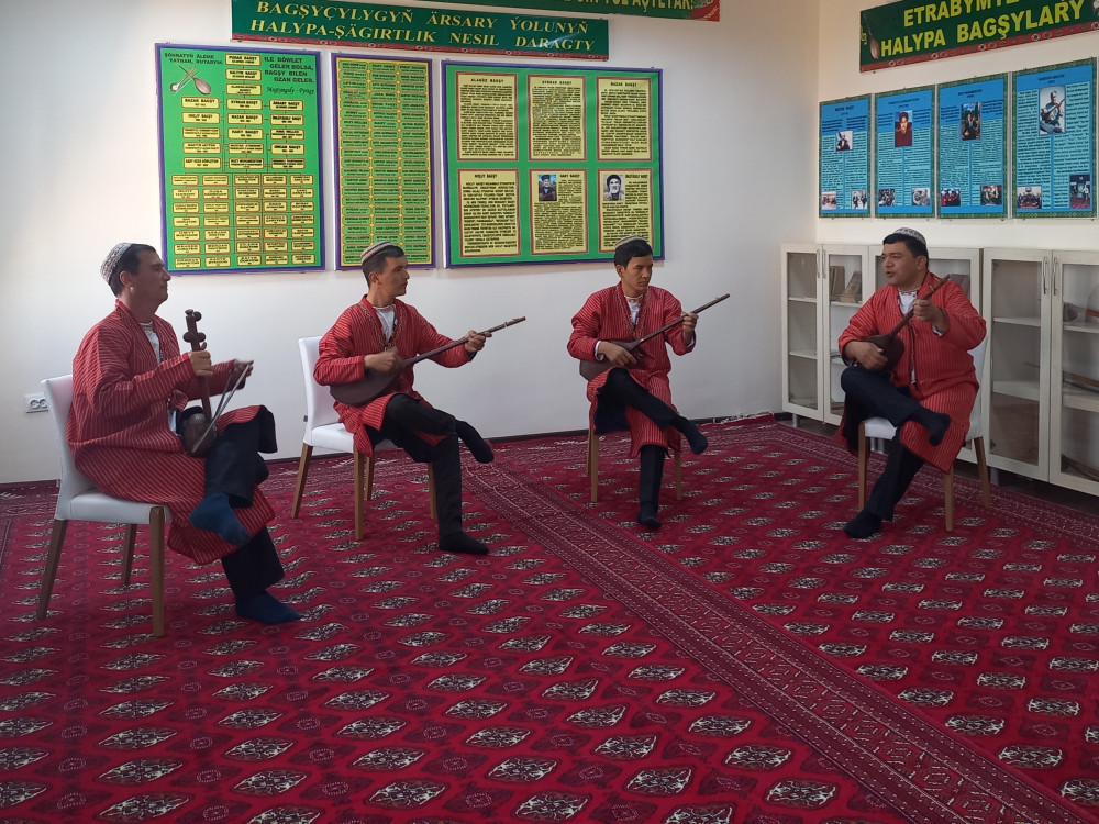 Ölmez-ýitmez paýhasly dana şahyr Pyragy