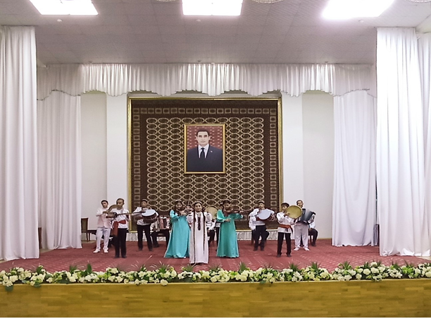 “Medeniýetim-sungatym” ady bilen aýdym-sazly  döredijilik  çäresi geçirildi.