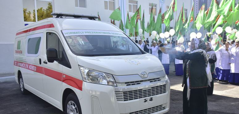 «Tiz kömek» ulaglary sowgat berildi